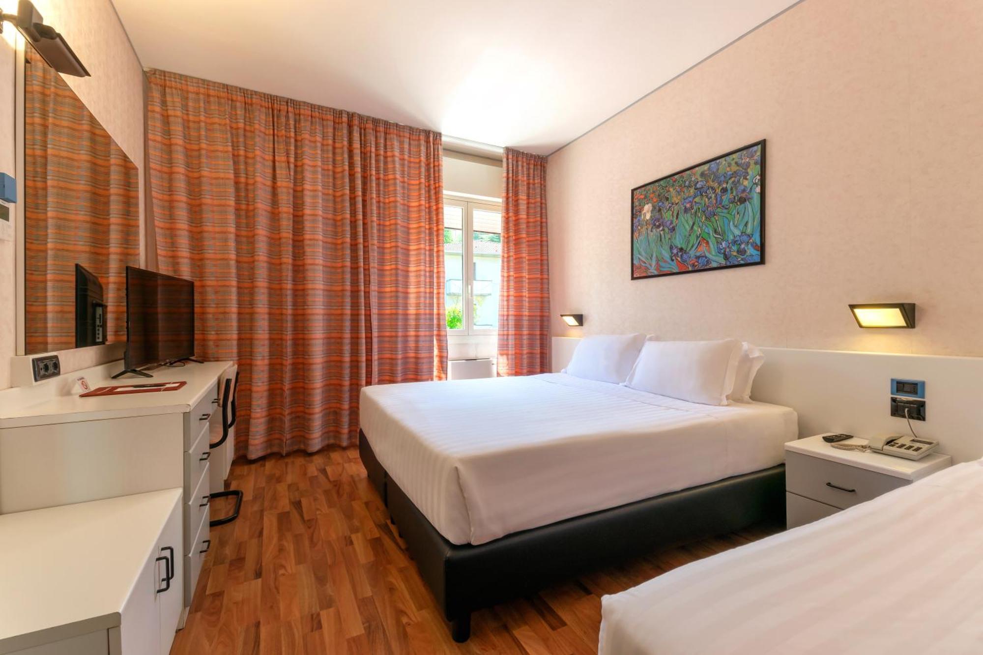 Hotel Falco D'Oro Tole Екстериор снимка