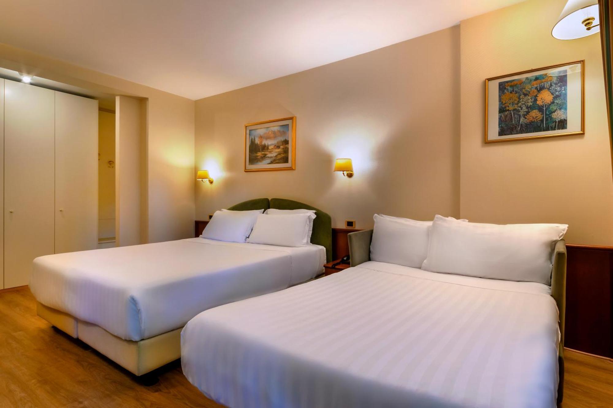 Hotel Falco D'Oro Tole Екстериор снимка